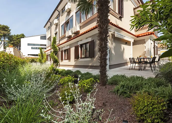 Sunset Bed & Breakfast 4*